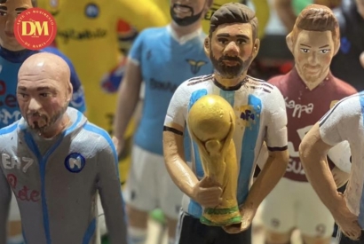 A Napoli arriva la statuina di Messi con la Coppa del Mondo